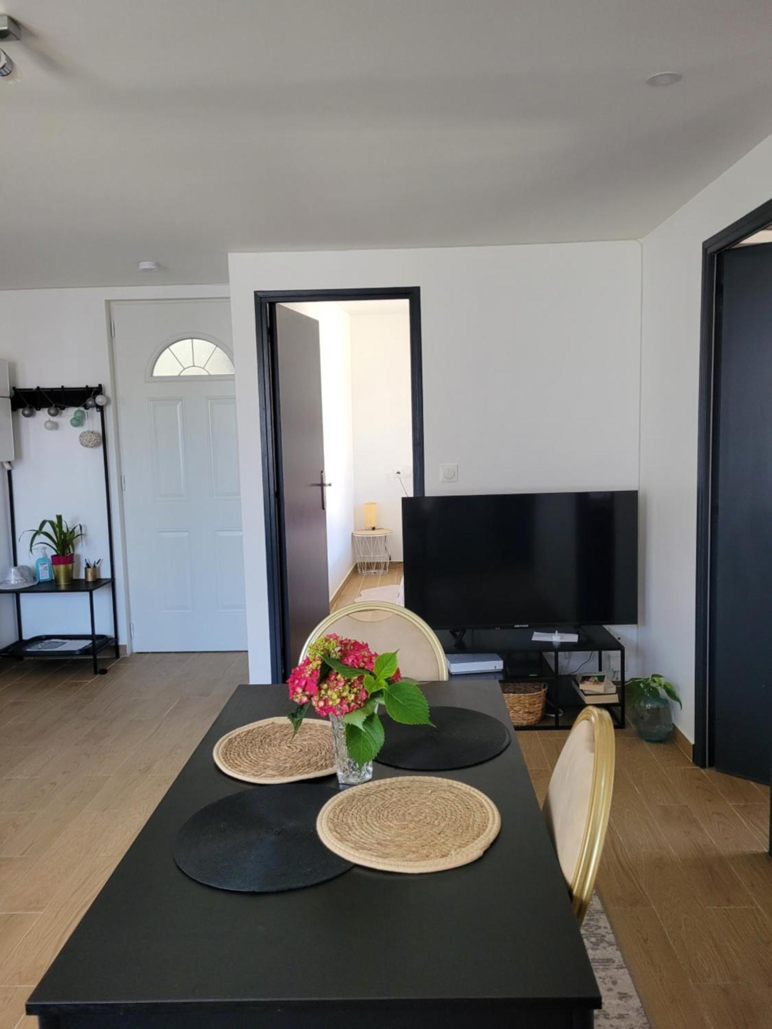 Appartement Prive A 15Mn De Paris Et Proche Enghien Les Bains Groslay Ruang foto